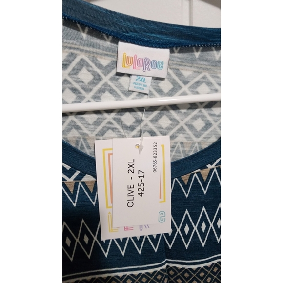 Lularoe Olive top shirt 2XL Tulip sleeve aztec teal and tan 2x NEW NWT - Picture 3 of 4